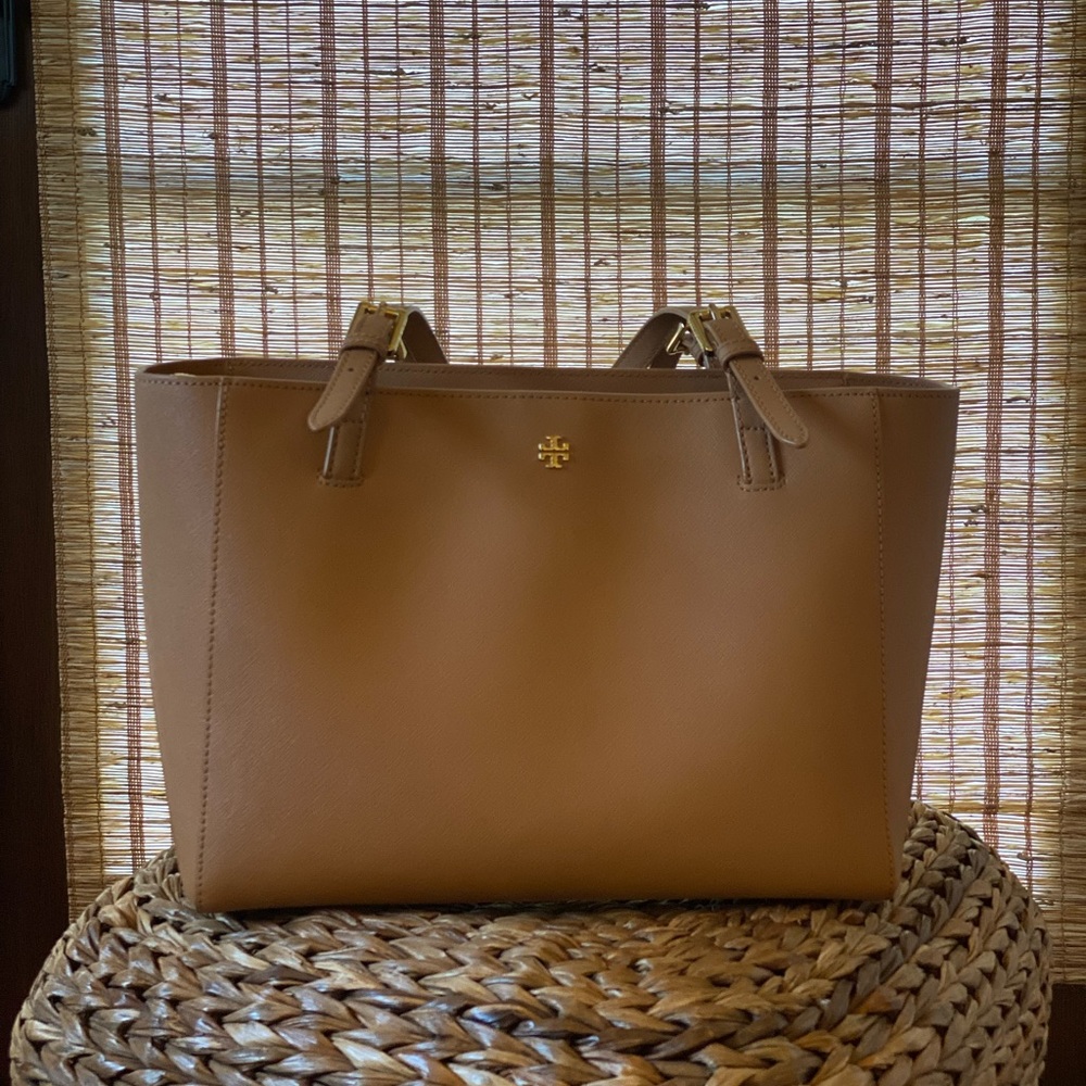 York Buckle Tote in Camel - Tory Burch